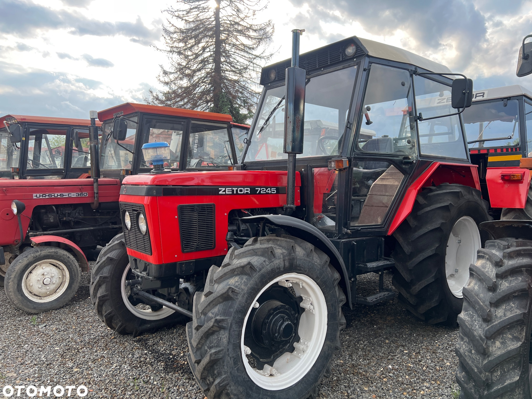 Ursus C385 - 18