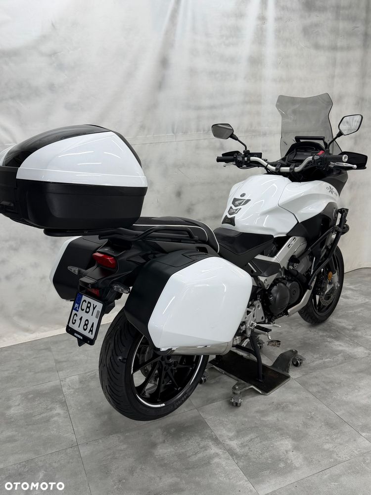Honda VFR - 9