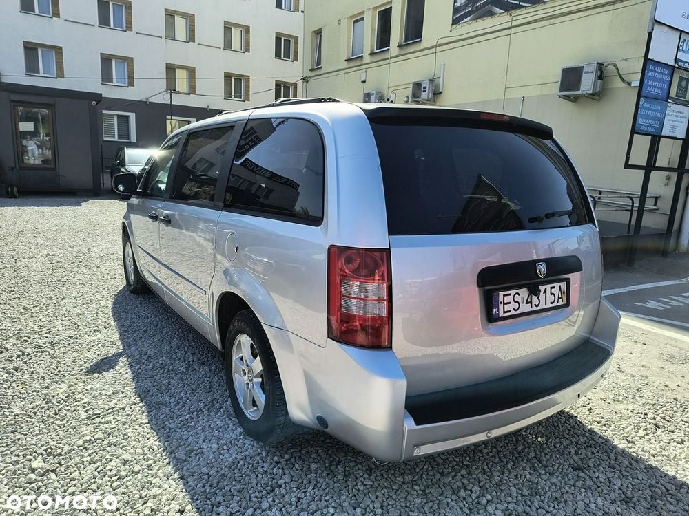 Dodge Caravan - 7