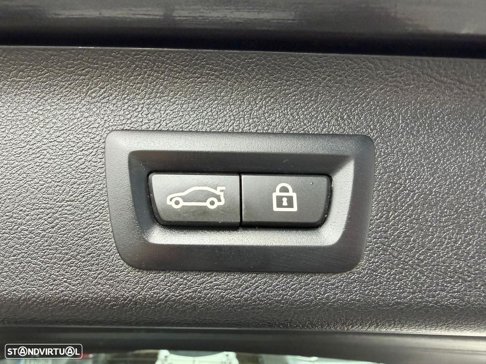 BMW 520 d Pack Desportivo M Auto - 14