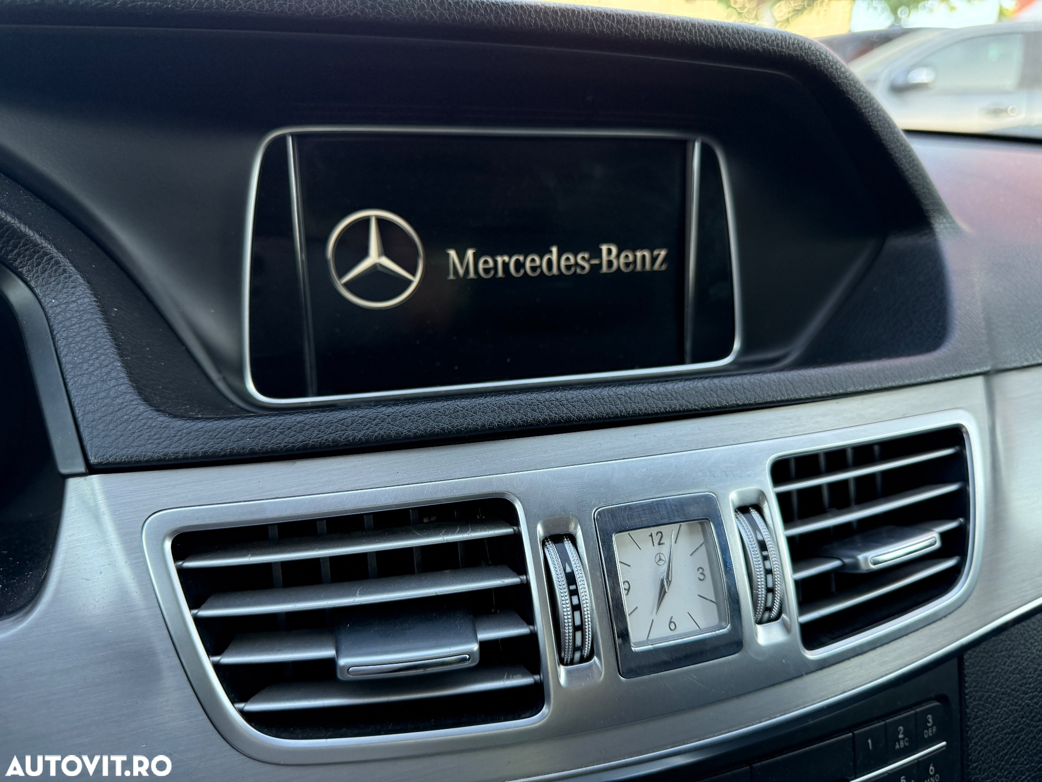 Mercedes-Benz E 200 CDI DPF BlueEFFICIENCY 7G-TRONIC - 30