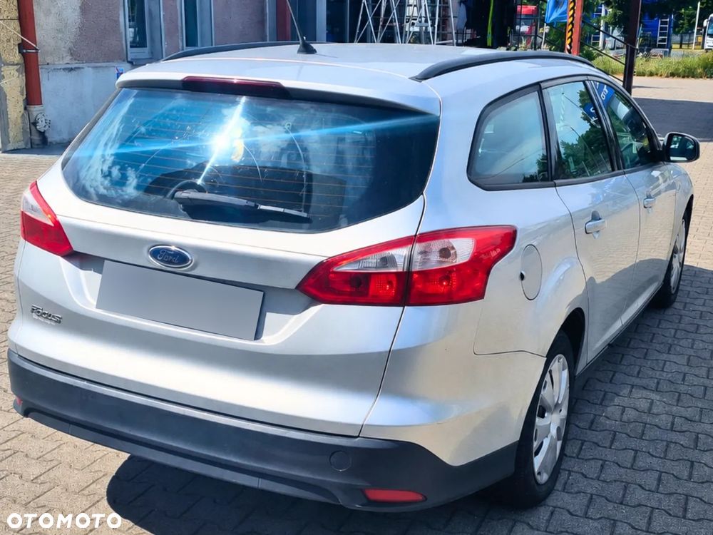 Ford Focus 1.6 TDCi Ambiente - 4