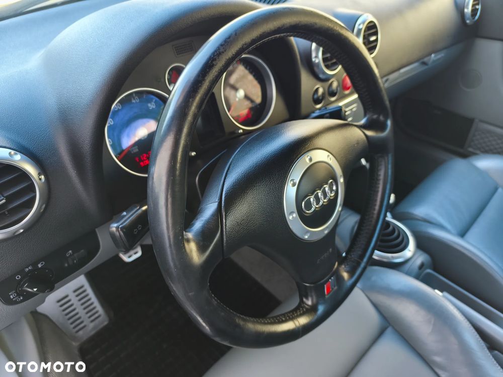 Audi TT Coupé 1.8T Quattro - 10