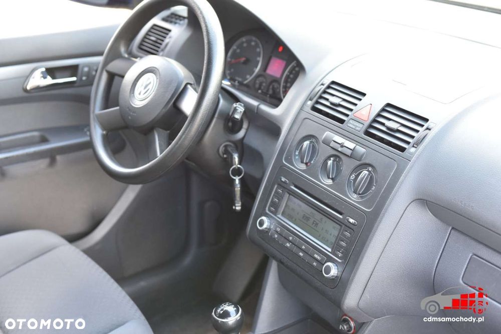Volkswagen Touran - 26
