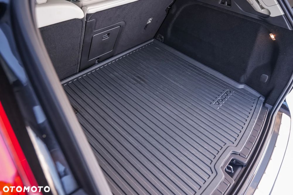 Volvo XC 60 B5 B AWD Ultimate Black Edition - 40