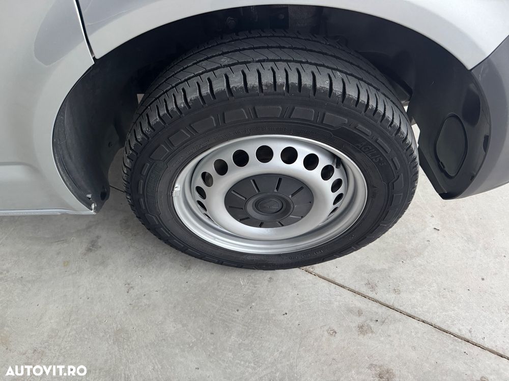 Volkswagen Transporter T6.1 - 28