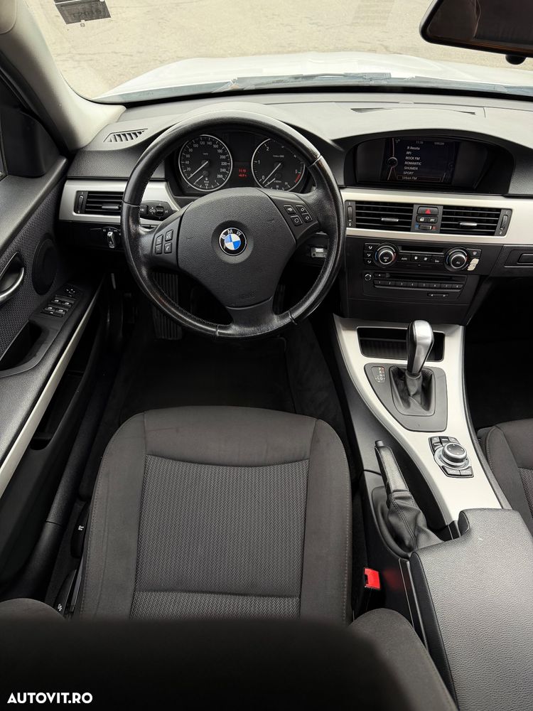 BMW Seria 3 320d DPF Touring Aut. Edition Fleet - 9