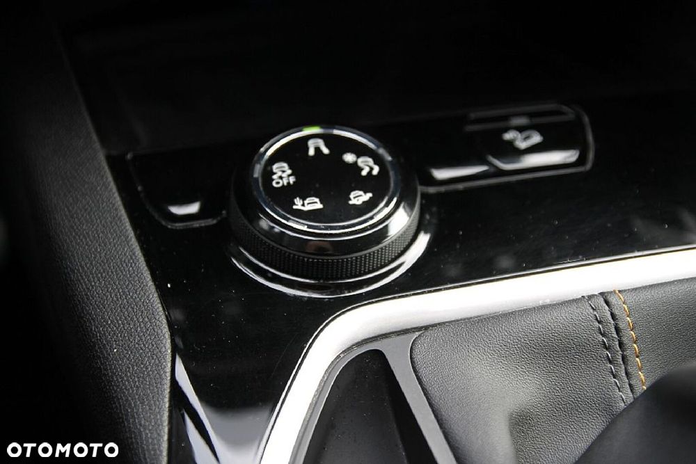 Peugeot 3008 1.2 PureTech Road Trip S&S - 34