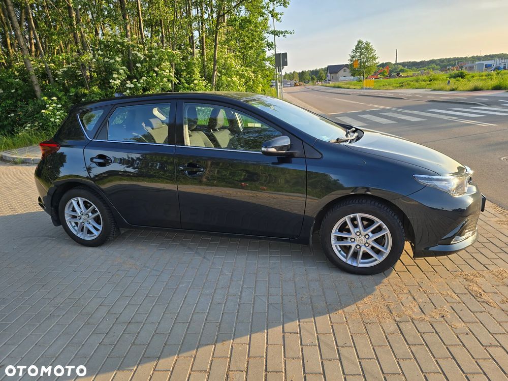 Toyota Auris 1.6 Premium - 4