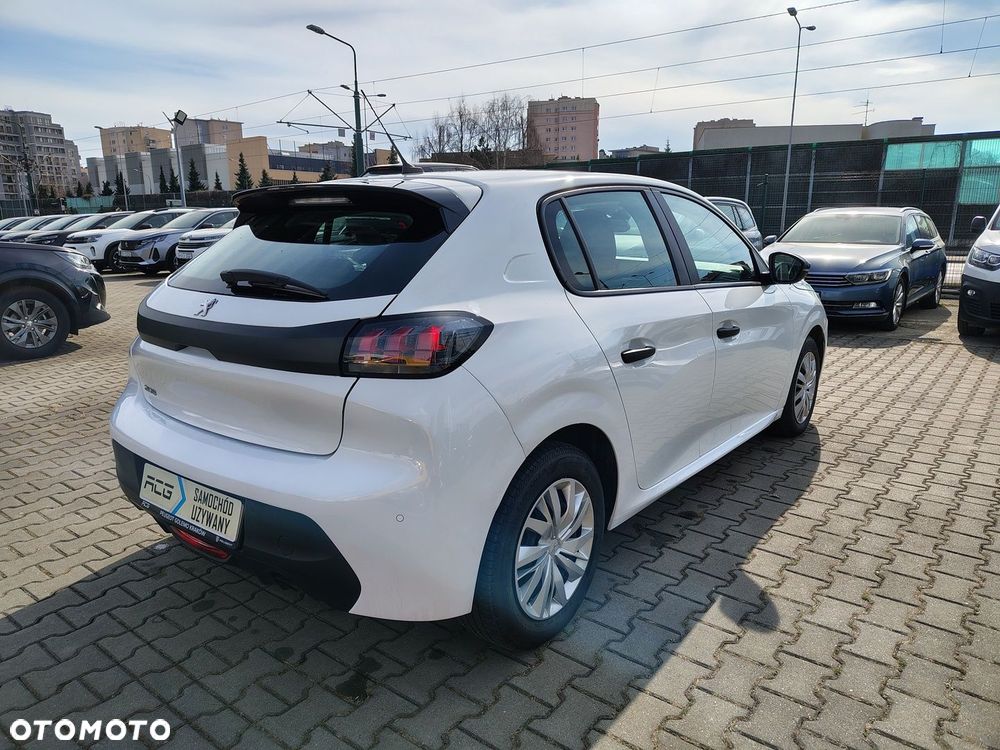 Peugeot 208 - 4