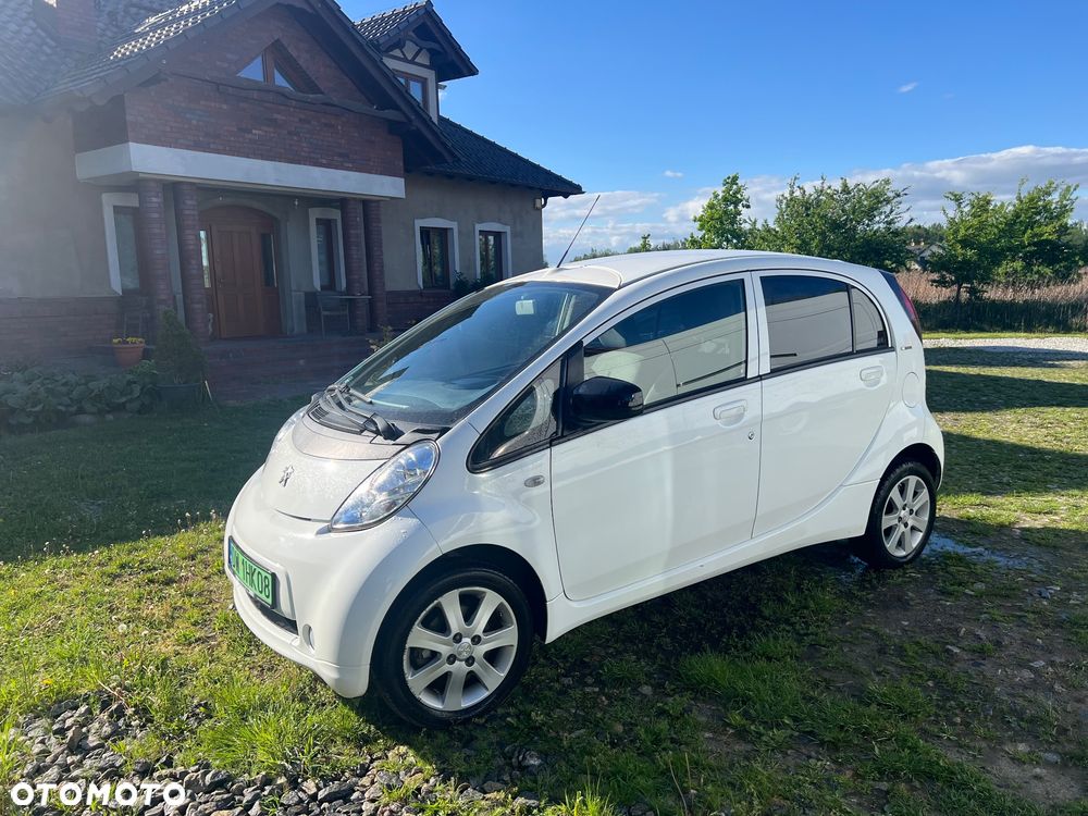 Peugeot iOn - 2