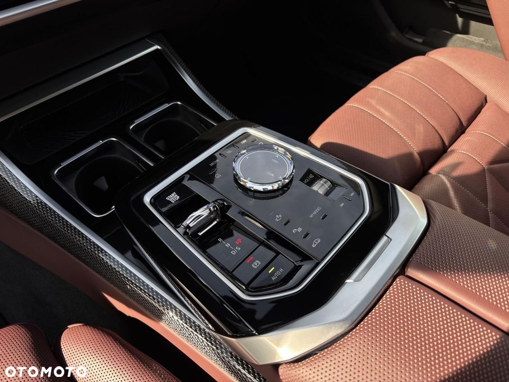 BMW Seria 7 - 16
