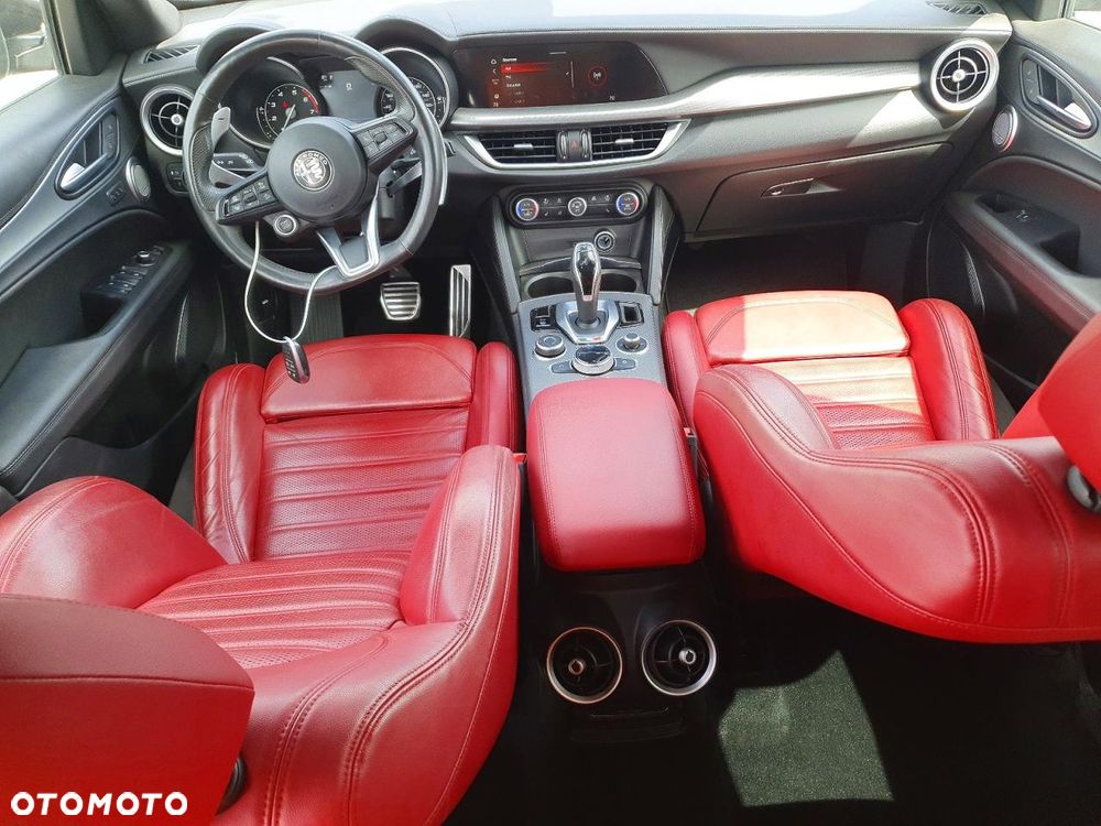 Alfa Romeo Stelvio 2.0 Turbo 16V AT8-Q4 Veloce Ti - 7