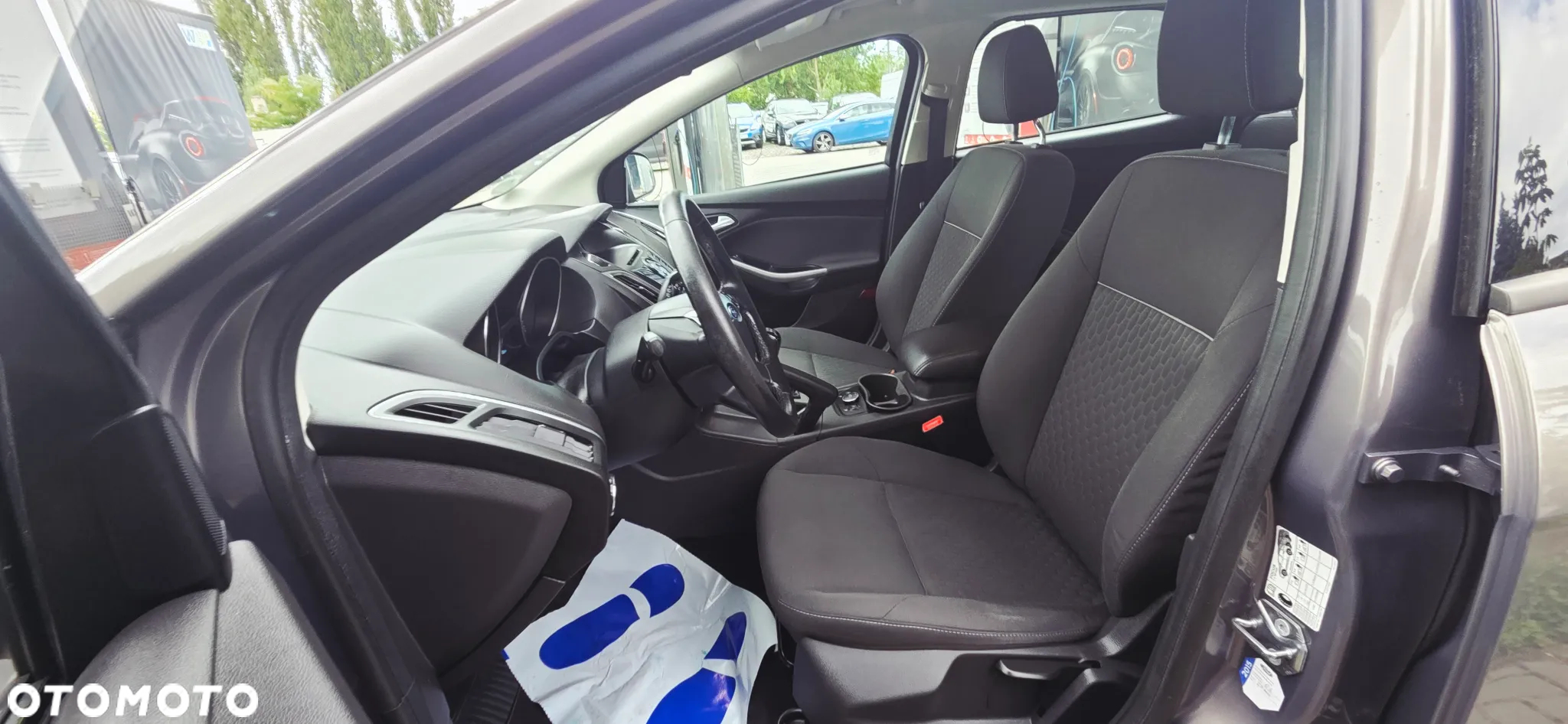Ford Focus - 25