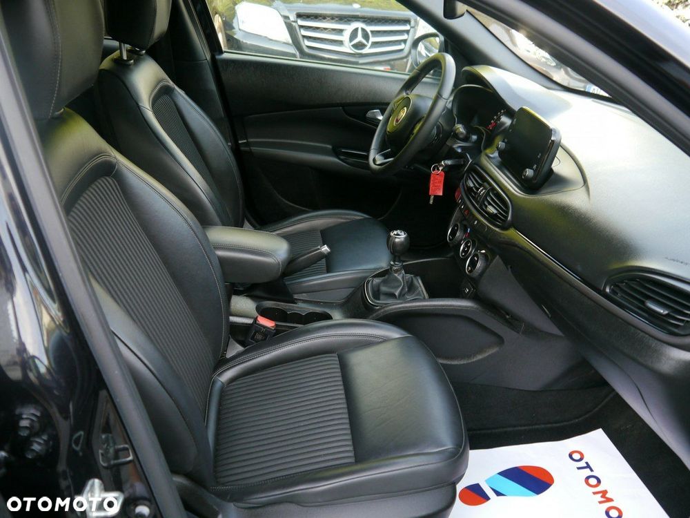 Fiat Tipo 1.6 MultiJet 16v Sport - 26