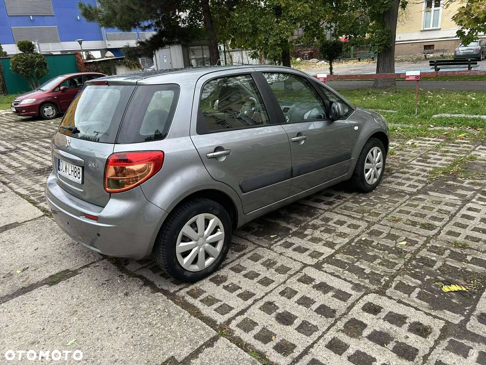 Suzuki SX4 1.5 Comfort - 4