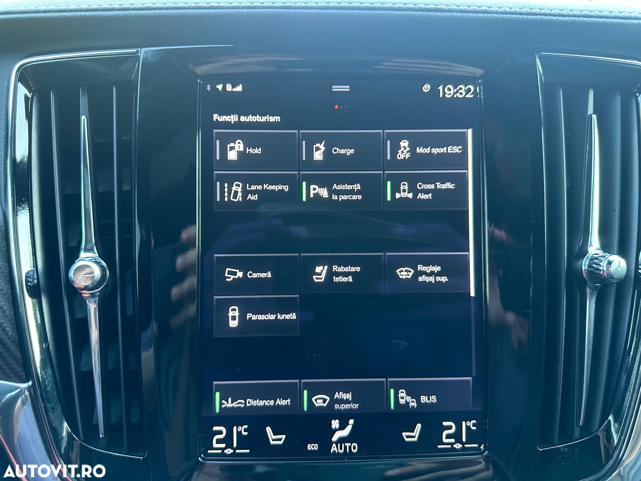 Volvo S90 T8 Twin Engine AWD Geartronic R Design - 24