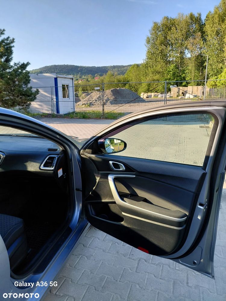 Kia Ceed 1.6 CRDi mHEV M - 18