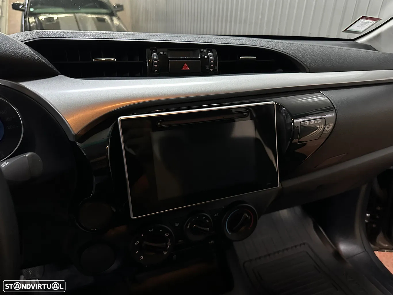 Toyota Hilux 2.4 D-4D 2WD CD Tracker - 26