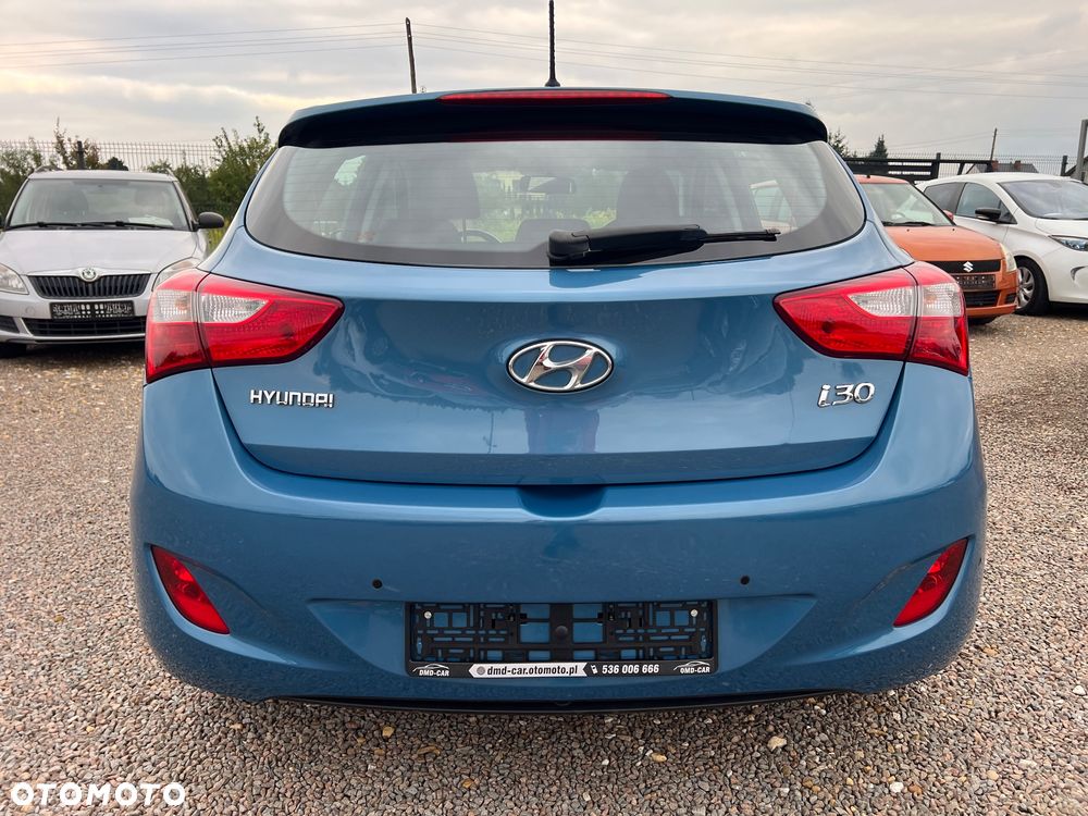 Hyundai i30 1.4 Intro Edition - 10