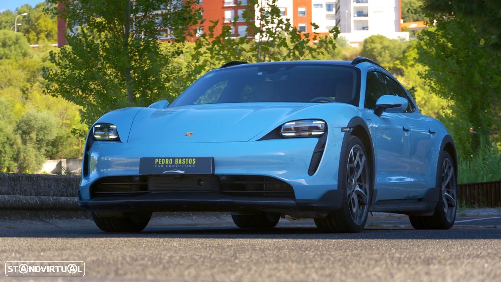 Porsche Taycan Cross Turismo 4S - 17