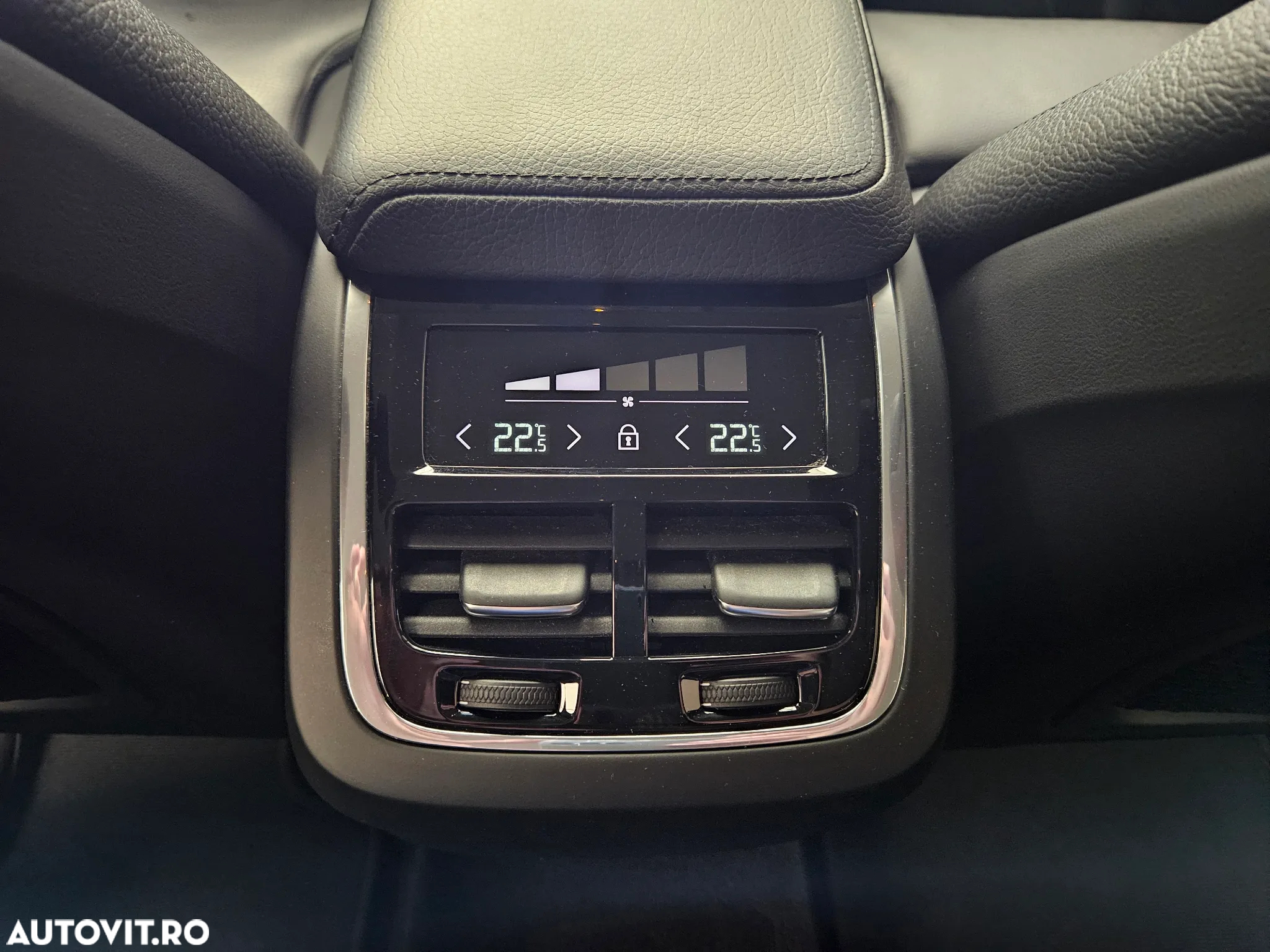 Volvo XC 60 B4 MHEV Inscription - 18
