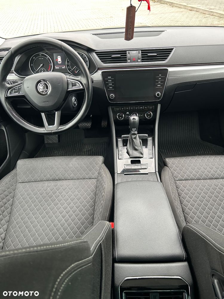 Skoda Superb 2.0 TDI Ambition DSG - 22