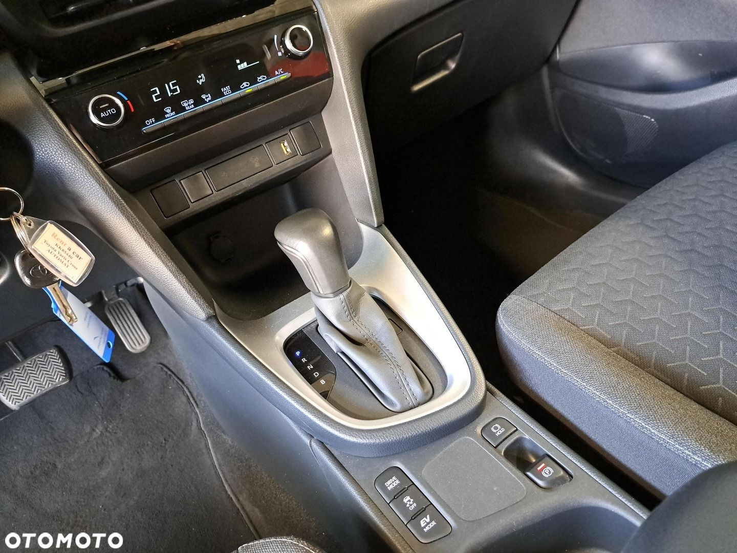 Toyota Yaris Cross - 24