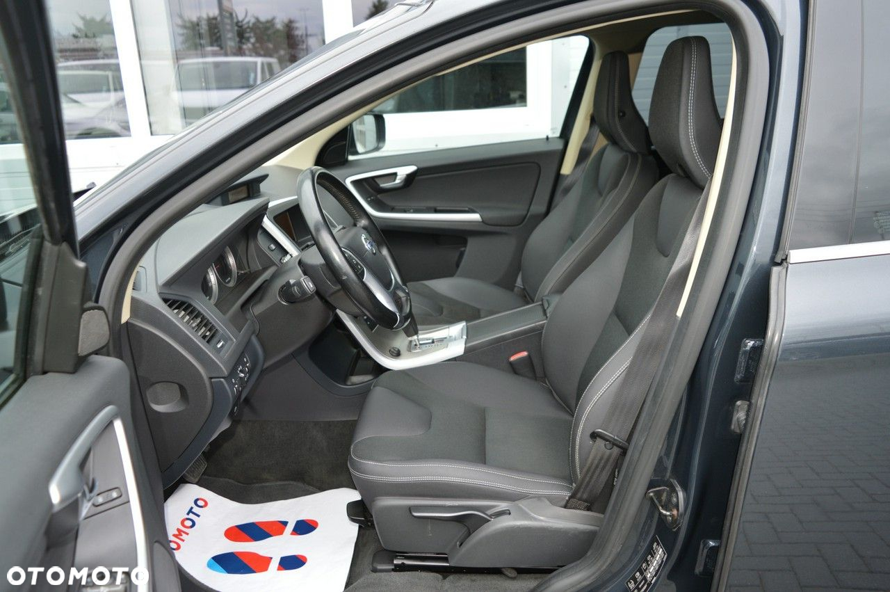 Volvo XC 60 D4 Geartronic Momentum - 14