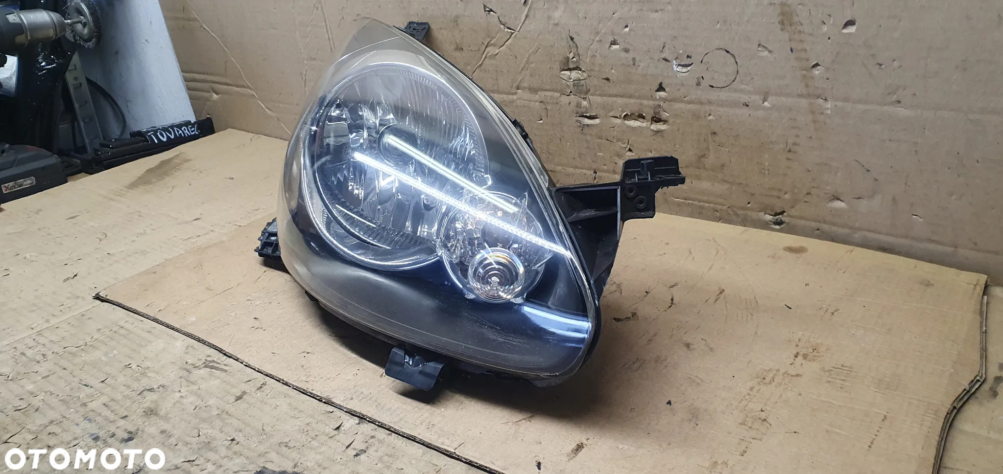 Lampa prawy przód przednia prawa Toyota Aygo 81110-0H010 - 3