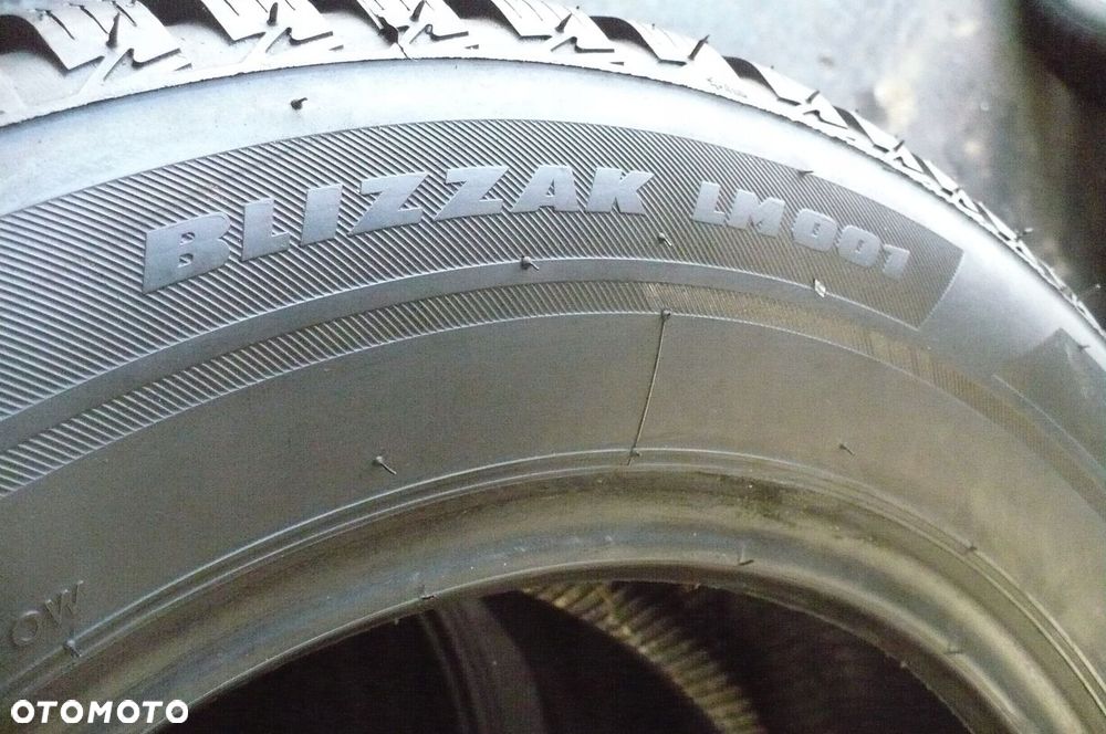 BRIDGESTONE Blizzak LM001 215/60R16 7,9mm 2022 - 4
