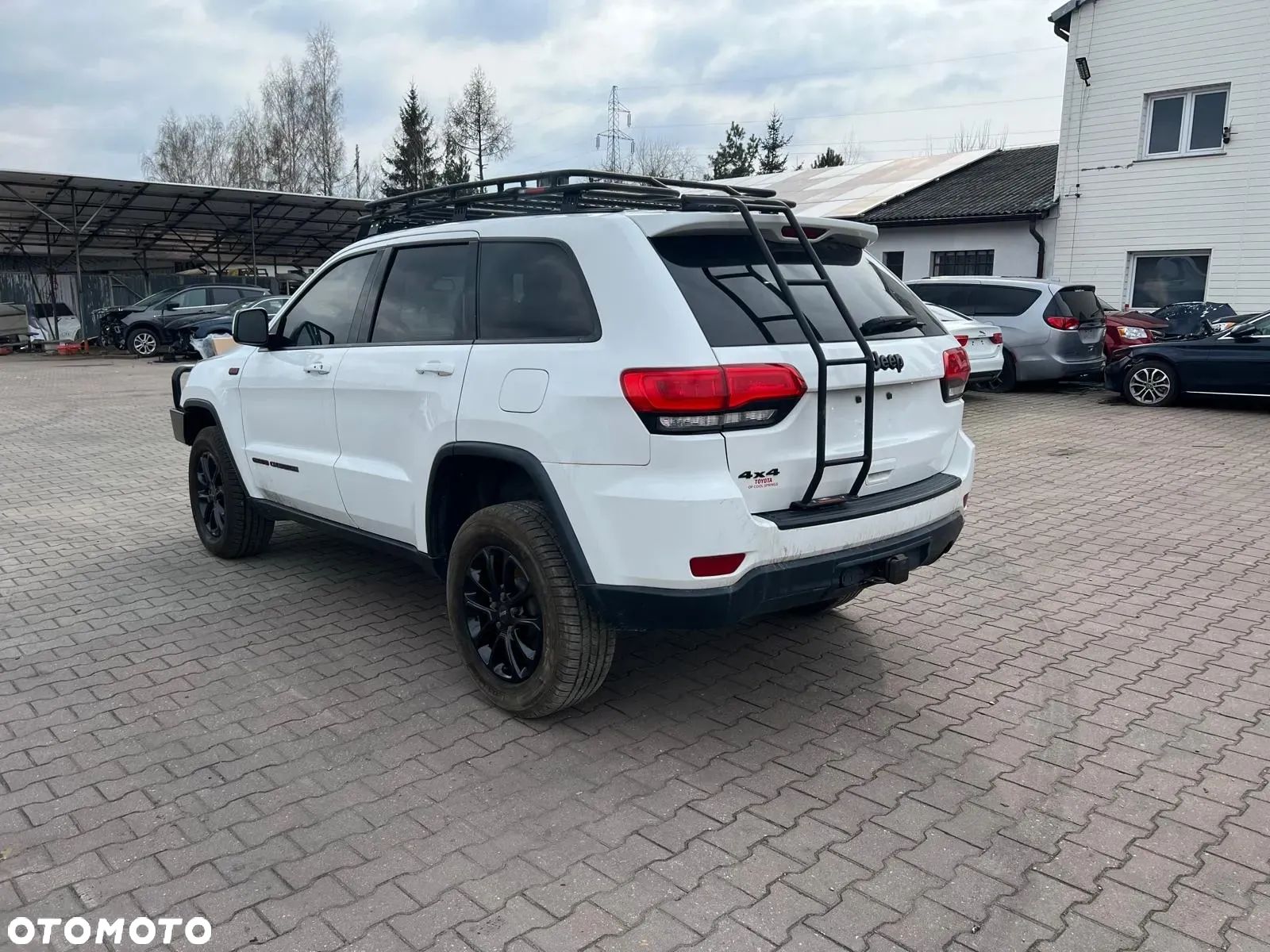 Jeep Grand Cherokee - 1
