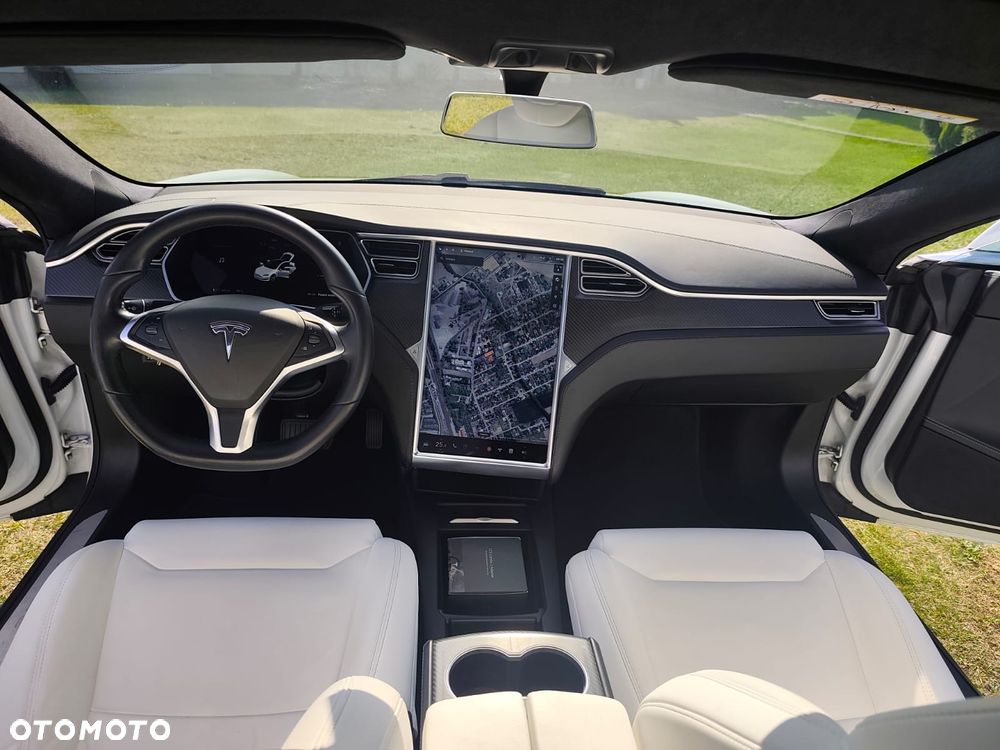 Tesla Model S - 17