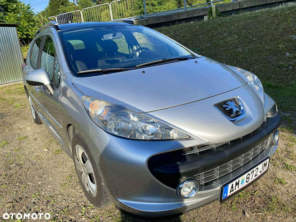 Peugeot 207 - 1