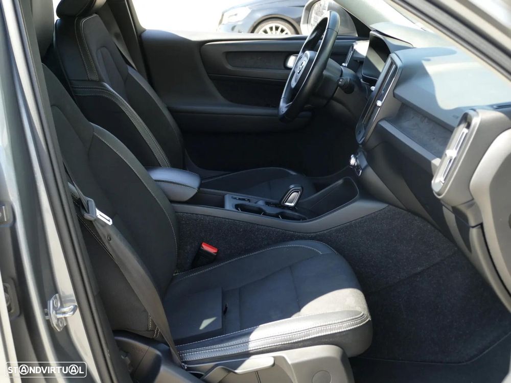 Volvo XC 40 2.0 D3 Geartronic - 32