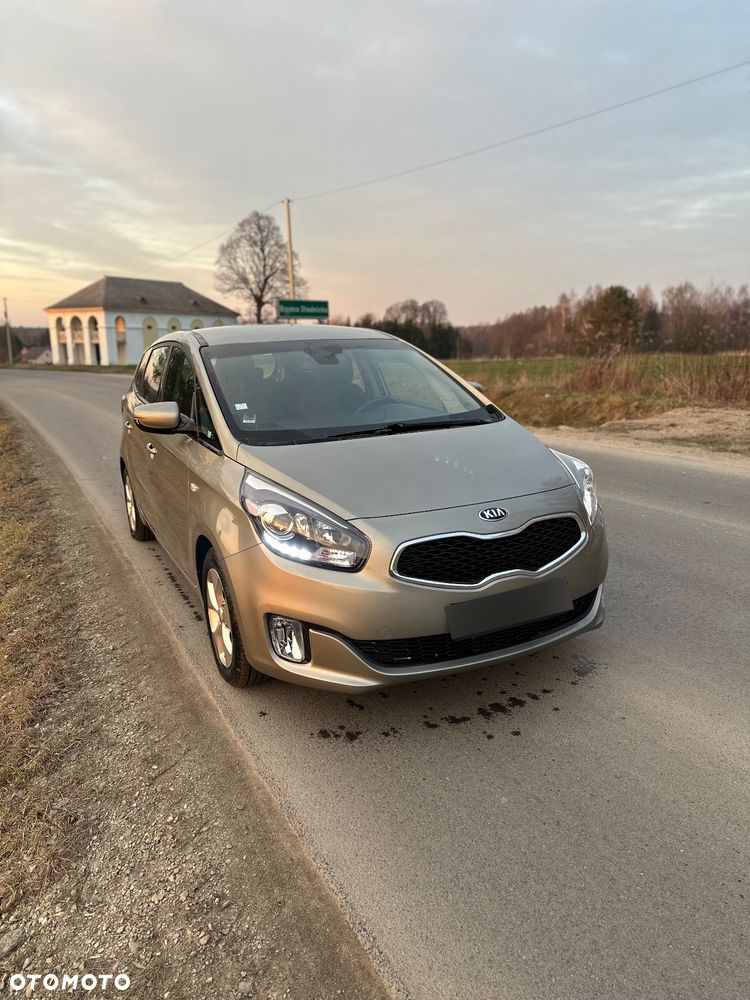 Kia Carens 1.7 CRDi M 7os EU6 - 12