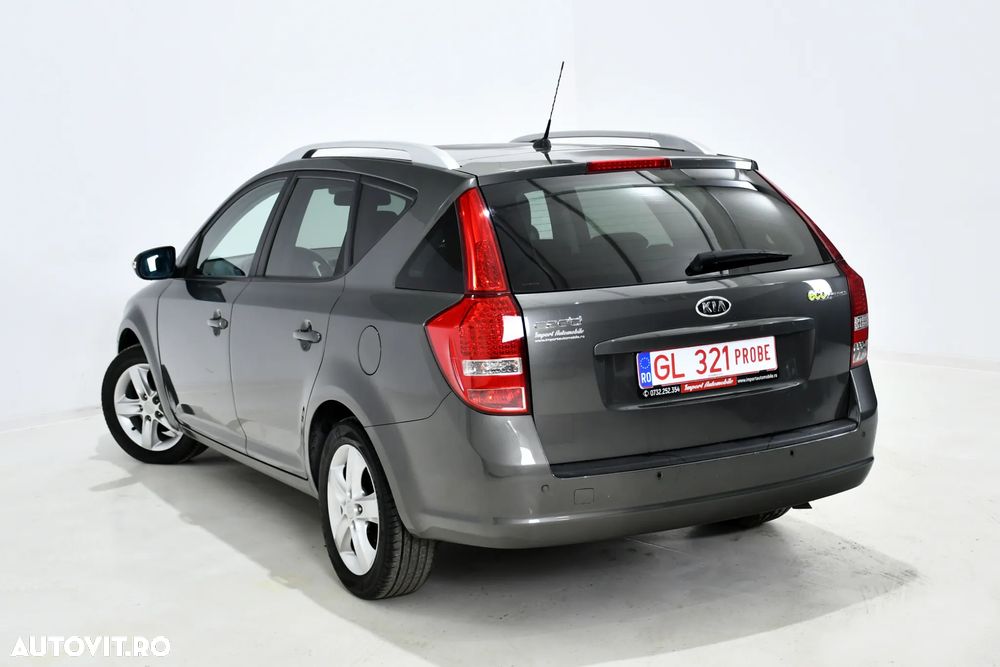 Kia Ceed 1.6 CRDi 115 Dream-Team Edition - 3