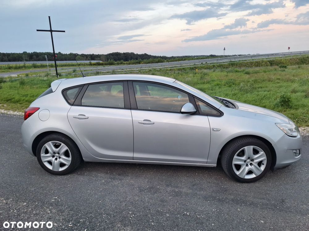 Opel Astra 1.4 Turbo - 4