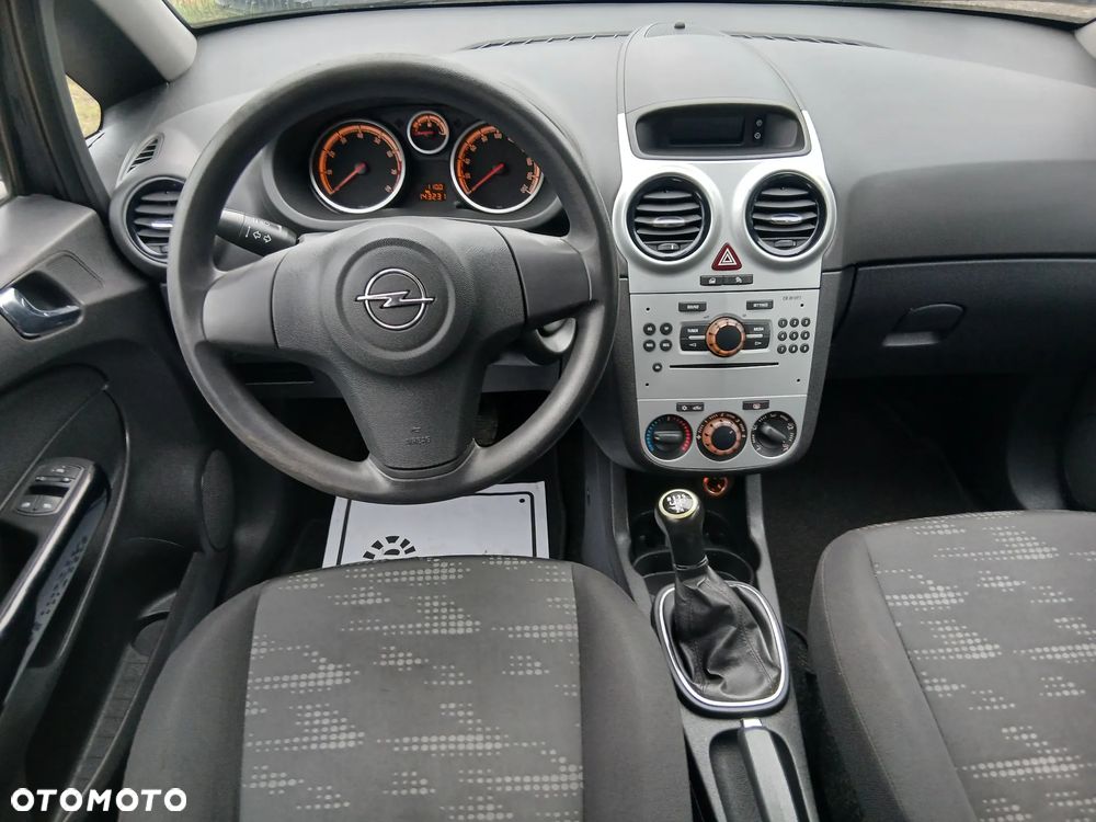 Opel Corsa 1.4 16V Satellite - 30