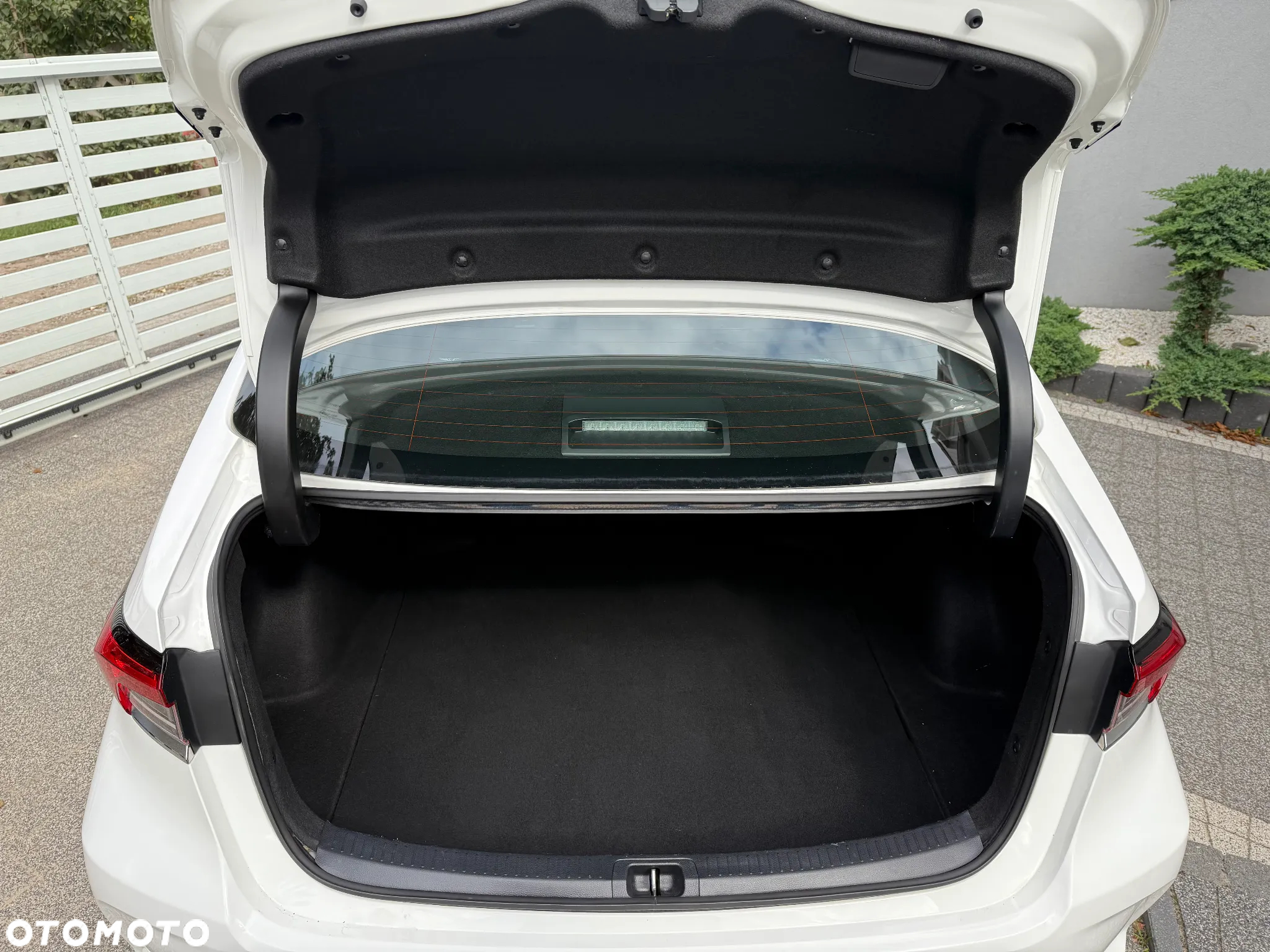 Toyota Corolla 1.8 Hybrid Active - 21