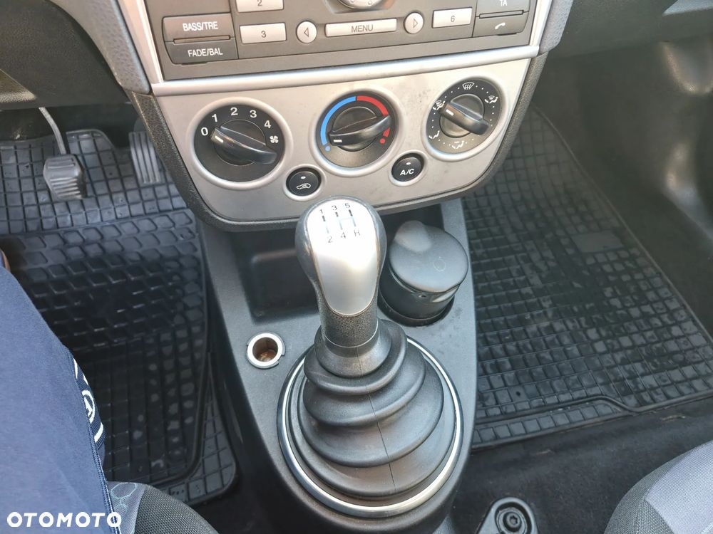 Ford Fiesta 1.4 Trend - 25