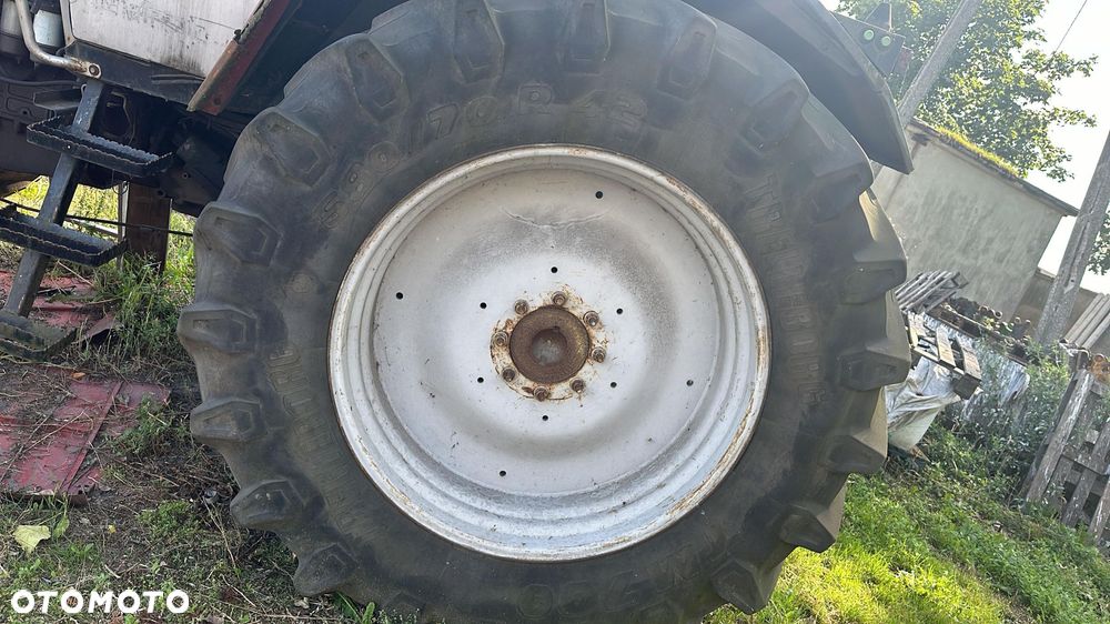 Massey Ferguson 3690 koło kompletne tylne 42 cale - 3
