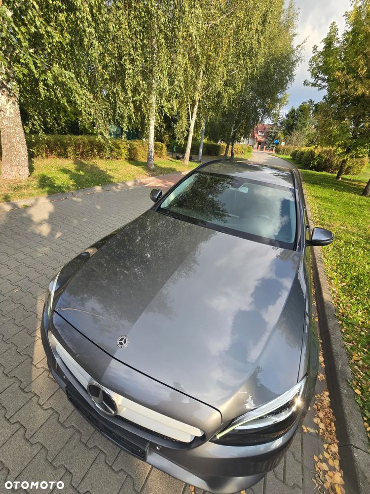 Mercedes-Benz Klasa C 180 d T Exclusive - 16