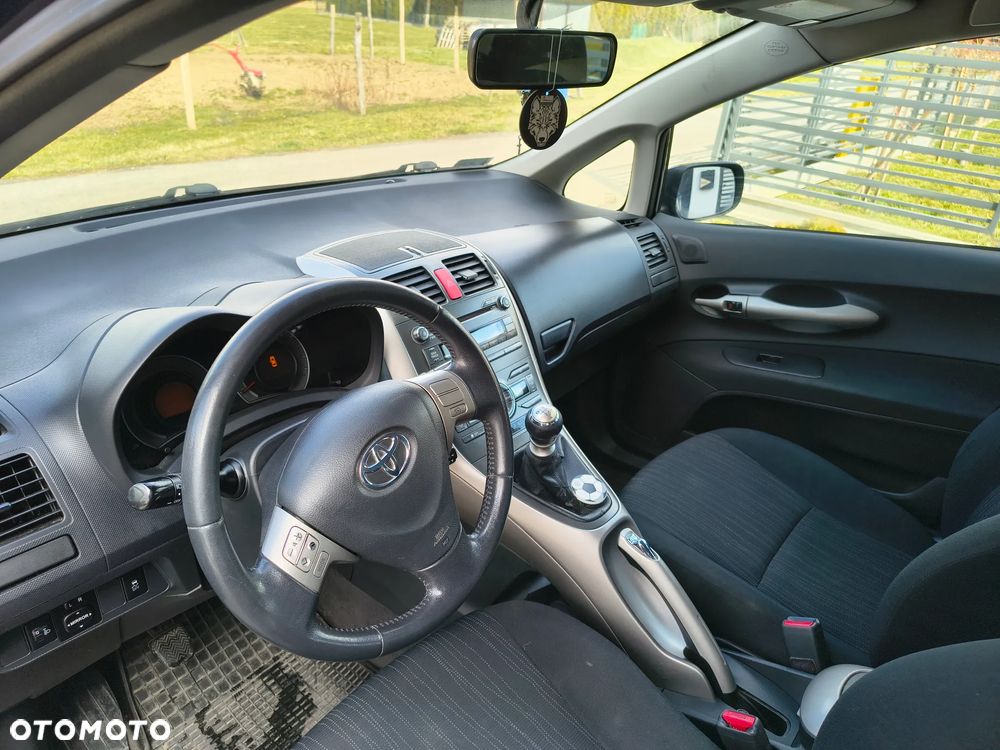 Toyota Auris 2.0 D-4D Prestige - 17