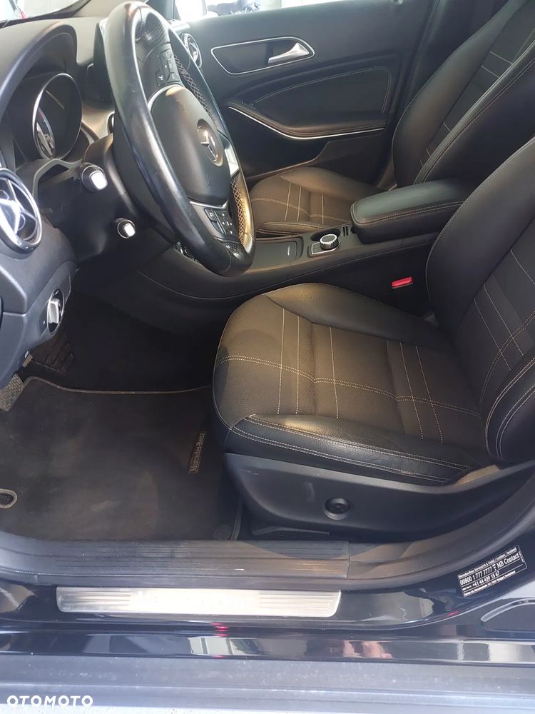 Mercedes-Benz GLA 180 7G-DCT Urban - 8