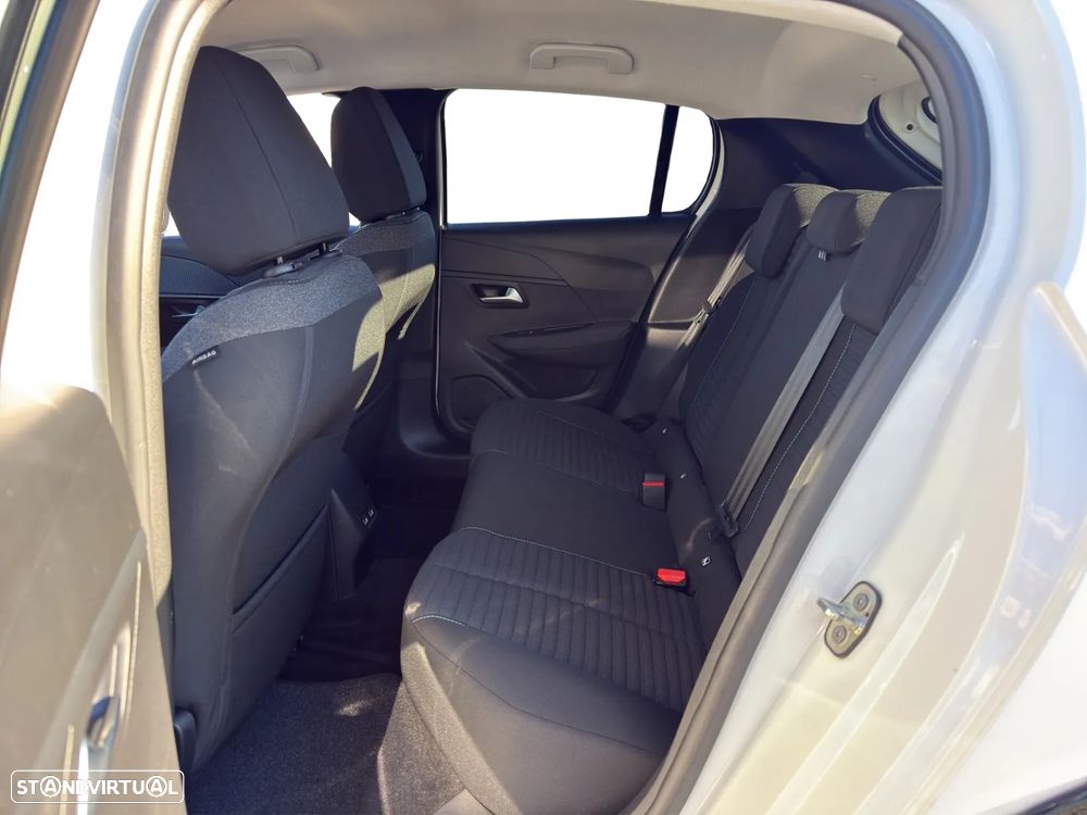 Peugeot e-208 E-Style - 13