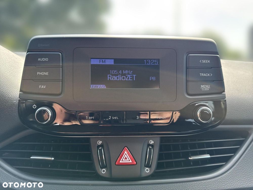 Hyundai i30 1.5 DPI Classic + - 22