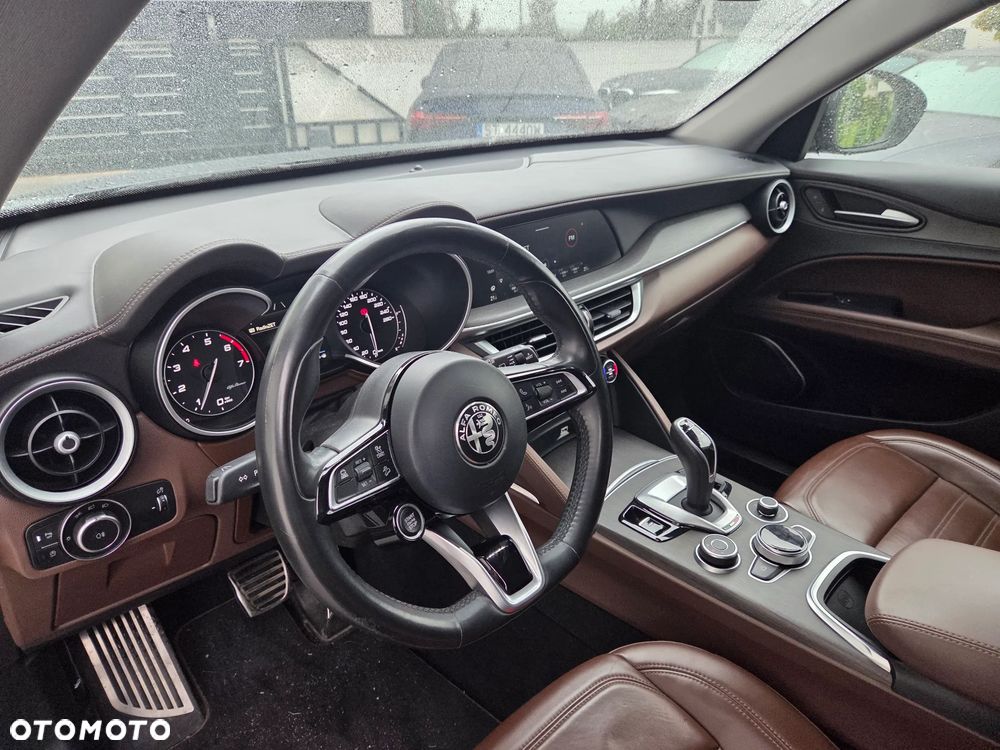 Alfa Romeo Stelvio 2.0 Turbo TI Q4 - 14