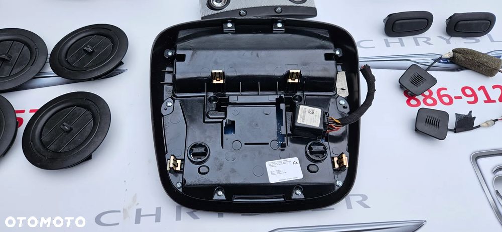 Dodge Durango III LIFT 2021-2025 Słoneczki Osłona przeciwsłoneczna Oświetlenie kabiny kierowcy Lampka podświetlenia Panel sterowania klimatyzacją Panel nawiewu - 12
