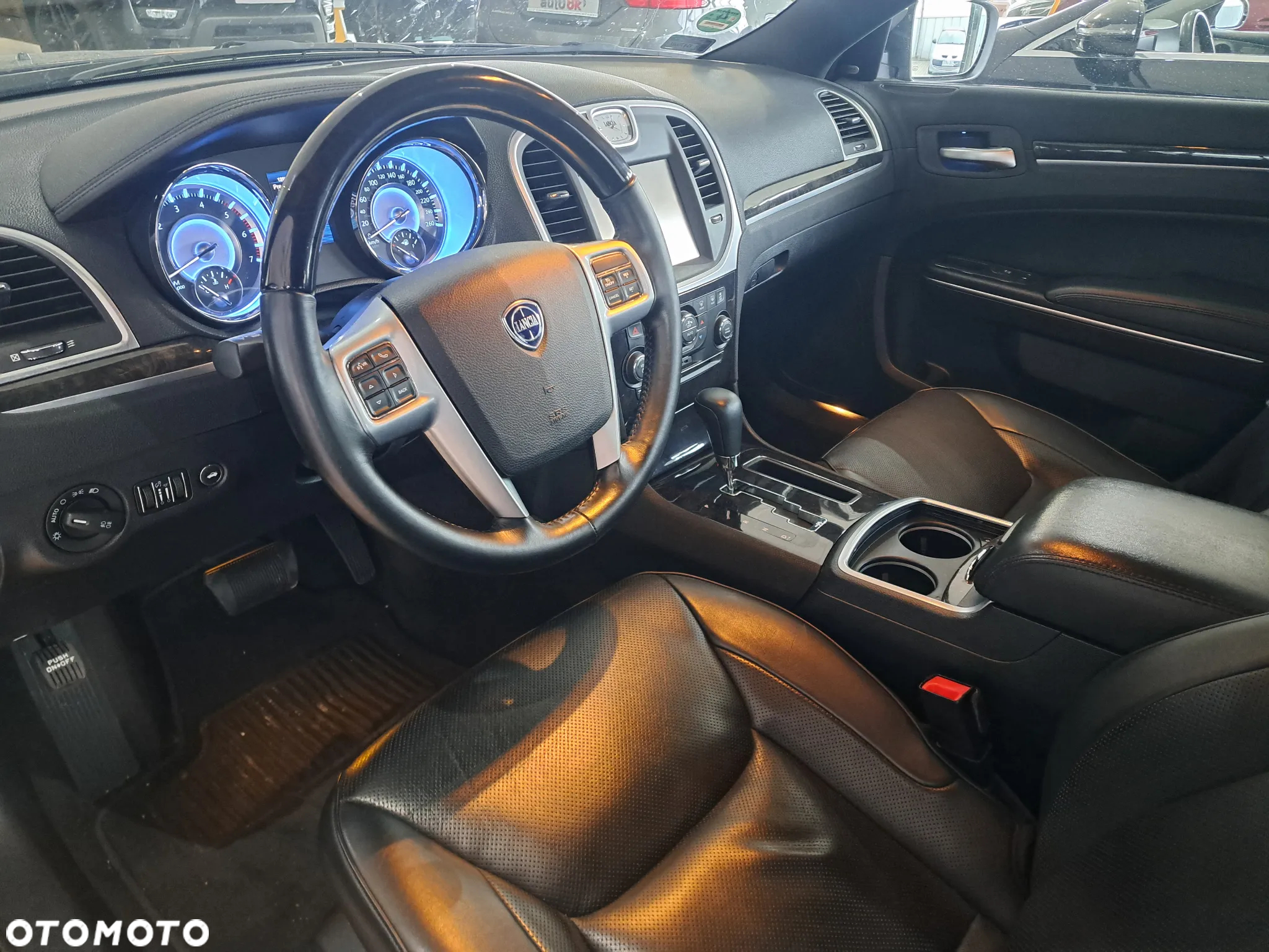 Lancia Thema 3.0CRD Platinum - 8